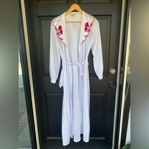 Anthony Richards White Embroidered Robe